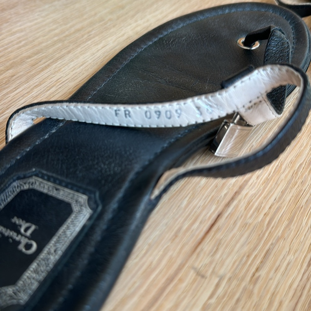Authentic Christian Dior black leather thongs - Picture 5 of 8